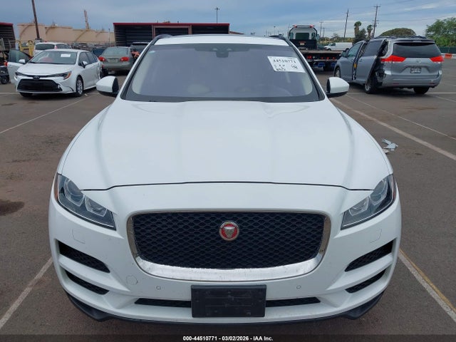 SADCJ2BV0HA065553 Jaguar F-pace 35t Premium