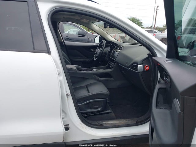 2017 JAGUAR F-PACE SADCJ2BV0HA065553 Photo 4