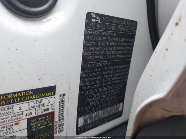 2017 JAGUAR F-PACE SADCJ2BV0HA065553 Photo 8