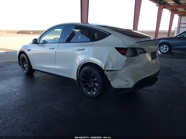 2021 TESLA MODEL Y 5YJYGDEE4MF231520 Photo 2