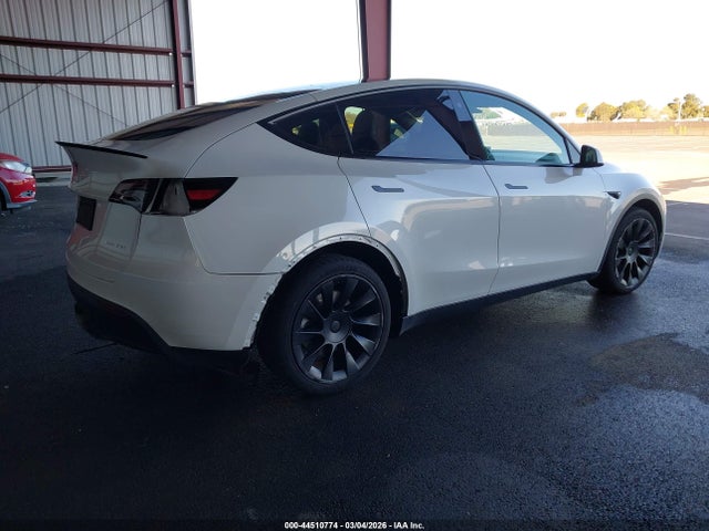 2021 TESLA MODEL Y 5YJYGDEE4MF231520 Photo 3