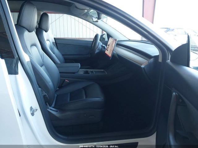 2021 TESLA MODEL Y 5YJYGDEE4MF231520 Photo 4
