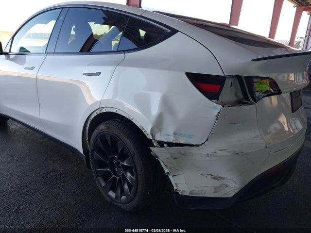 2021 TESLA MODEL Y 5YJYGDEE4MF231520 Photo 5