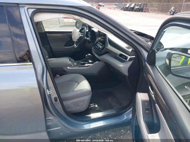 44510843 :رقم المزاد ، 5TDFZRAH4LS029270 vin ، 2020 Toyota Highlander Platinum مزاد بيع