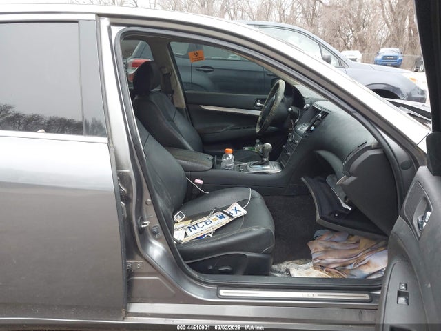 44510901 :رقم المزاد ، JN1CV6AR8FM650603 vin ، 2015 Infiniti Q40 مزاد بيع
