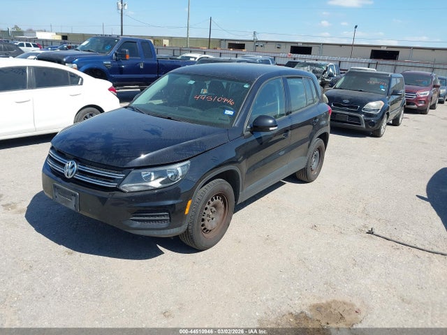 2017 VOLKSWAGEN TIGUAN WVGAV7AX9HK052930 Photo 1