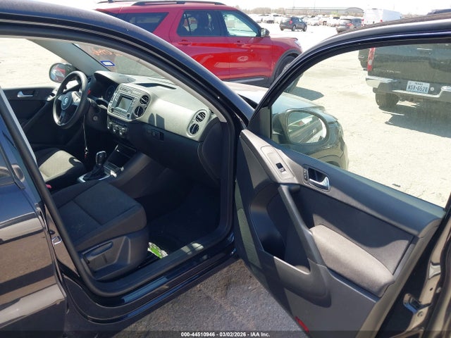 2017 VOLKSWAGEN TIGUAN WVGAV7AX9HK052930 Photo 4