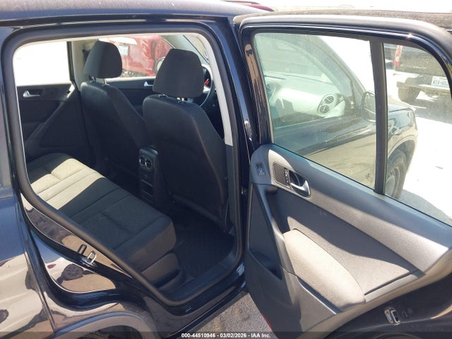 2017 VOLKSWAGEN TIGUAN WVGAV7AX9HK052930 Photo 7