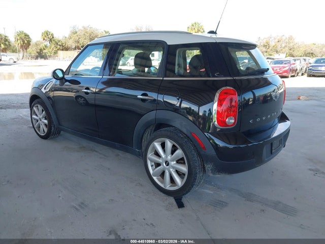 2013 MINI COUNTRYMAN WMWZB3C54DWR35578 Photo 2