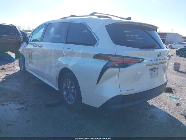 2021 TOYOTA SIENNA 5TDYRKEC3MS052054 Photo 2