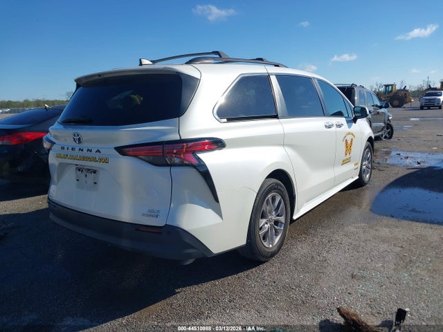 2021 TOYOTA SIENNA 5TDYRKEC3MS052054 Photo 3