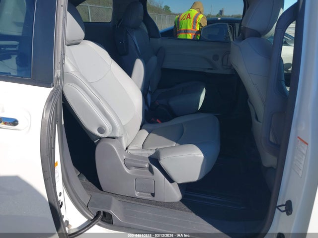 2021 TOYOTA SIENNA 5TDYRKEC3MS052054 Photo 7