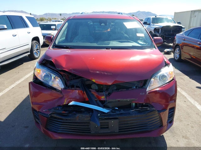 Toyota Sienna Le 8 Passenger 2019 5TDKZ3DC6KS982234 Image 12