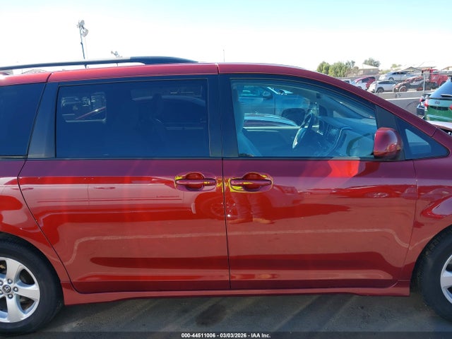 Toyota Sienna Le 8 Passenger 2019 5TDKZ3DC6KS982234 Image 13