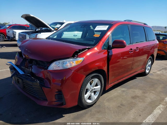 Toyota Sienna Le 8 Passenger 2019 5TDKZ3DC6KS982234 Image 2