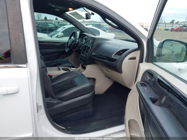 2C4RDGCG9HR574403 Dodge Grand Caravan Sxt