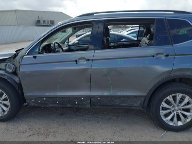 Продаж на аукціоні авто 2018 Volkswagen Tiguan 2.0t Se/2.0t Sel, vin: 3VV3B7AX1JM103567, номер лоту: 44511130