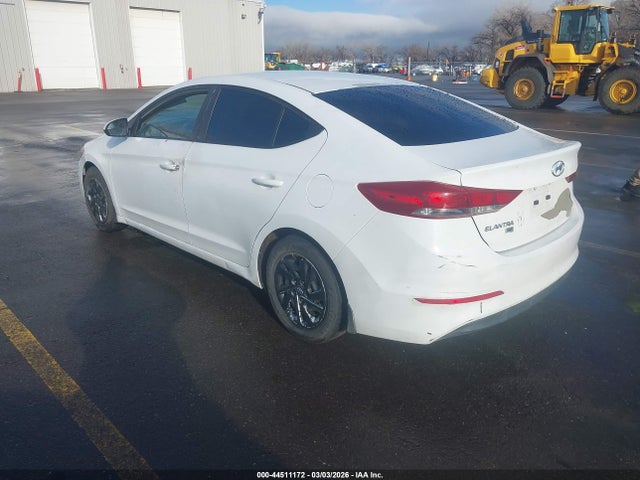 Hyundai ELANTRA SE 2018 5NPD74LF2JH271926 Image 3