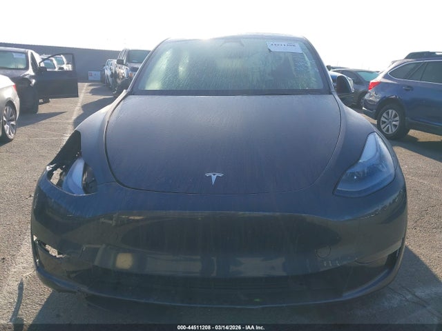 Продажа на аукционе авто 2024 Tesla Model Y Long Range Single Motor Rear-wheel Drive/rwd, vin: 7SAYGDED9RF120320, номер лота: 44511208
