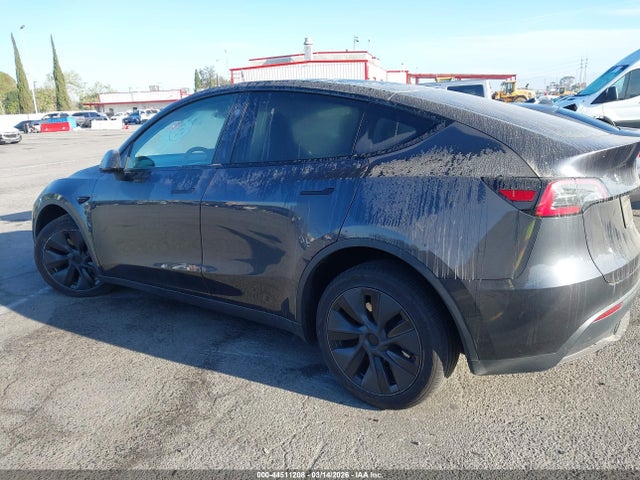 Продажа на аукционе авто 2024 Tesla Model Y Long Range Single Motor Rear-wheel Drive/rwd, vin: 7SAYGDED9RF120320, номер лота: 44511208