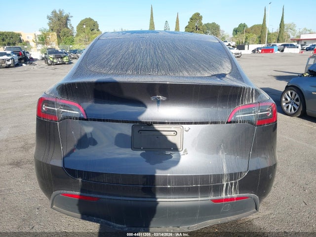 Продажа на аукционе авто 2024 Tesla Model Y Long Range Single Motor Rear-wheel Drive/rwd, vin: 7SAYGDED9RF120320, номер лота: 44511208