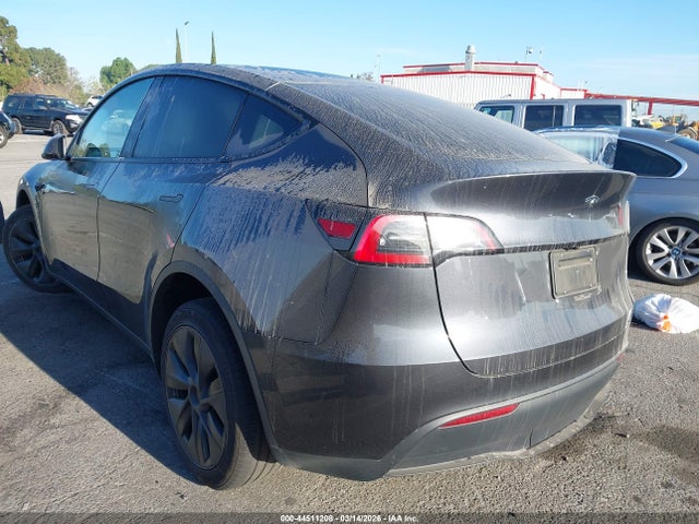 Продажа на аукционе авто 2024 Tesla Model Y Long Range Single Motor Rear-wheel Drive/rwd, vin: 7SAYGDED9RF120320, номер лота: 44511208