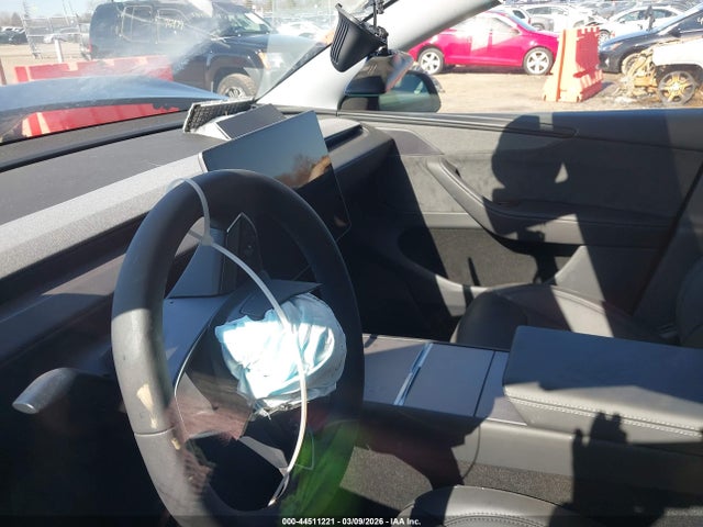 2026 Tesla Model Y Long Range Launch Series/premium All-wheel Drive მანქანა იყიდება აუქციონზე, vin: 7SAYGDEEXTA479009, აუქციონის ნომერი: 44511221
