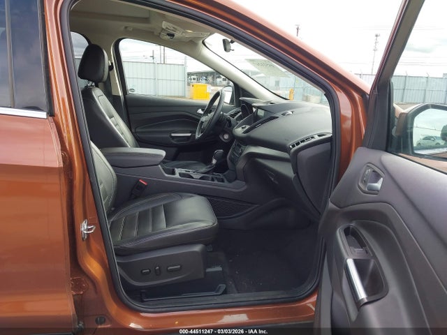 1FMCU9G9XHUE75004 Ford ESCAPE SE