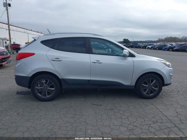 KM8JU3AG8FU961531 Hyundai TUCSON SE