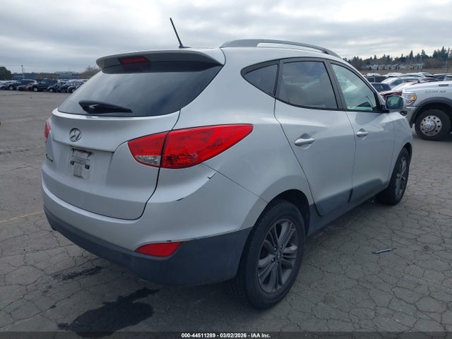 KM8JU3AG8FU961531 Hyundai TUCSON SE