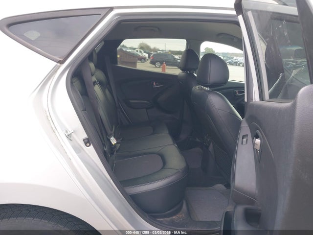 KM8JU3AG8FU961531 Hyundai TUCSON SE