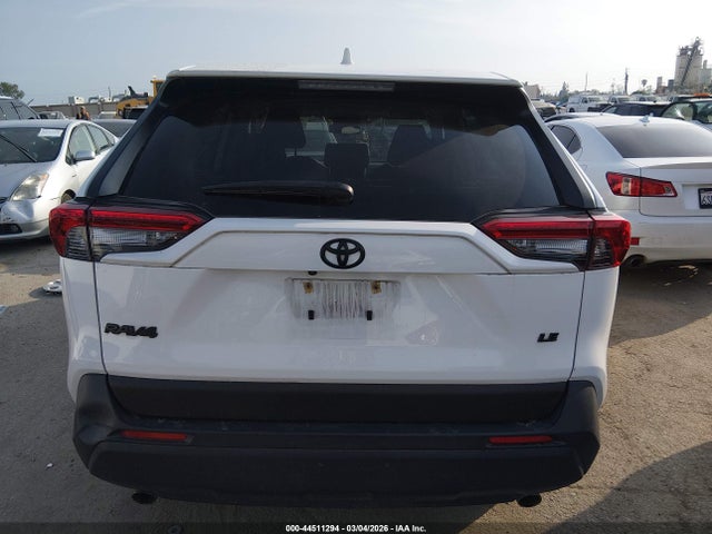 JTMK1RFV4RD118250 Toyota RAV4 LE