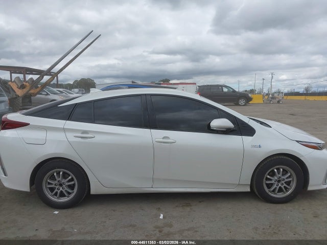Toyota Prius Prime Plus 2017 JTDKARFPXH3059226 Image 13