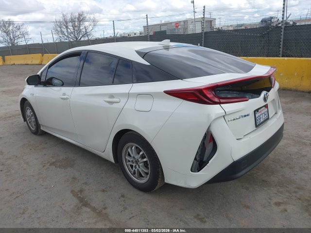 Toyota Prius Prime Plus 2017 JTDKARFPXH3059226 Image 3