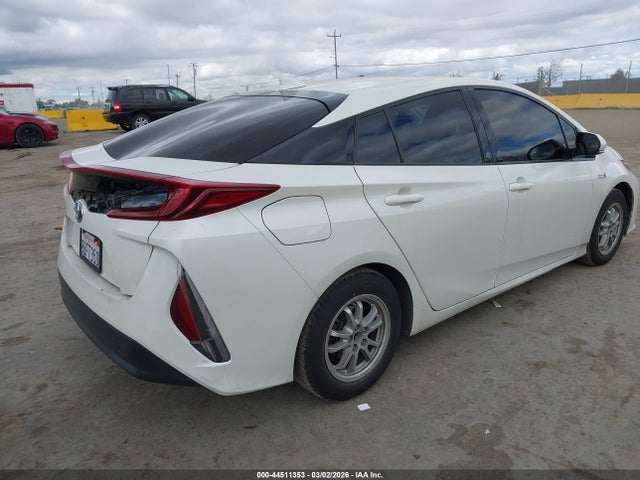 Toyota Prius Prime Plus 2017 JTDKARFPXH3059226 Image 4