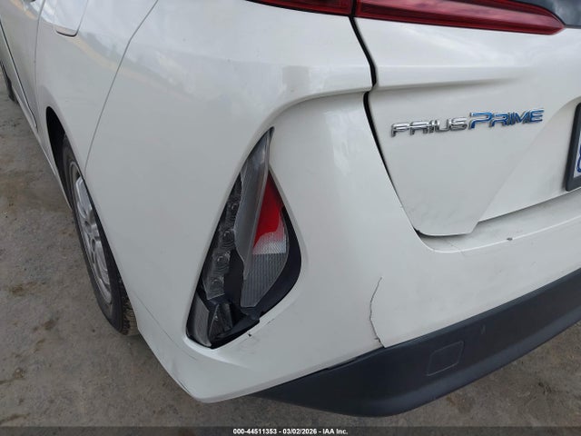 Toyota Prius Prime Plus 2017 JTDKARFPXH3059226 Image 6