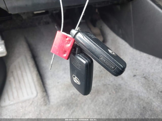 Toyota PRIUS PLUG-IN 2014 JTDKN3DP3E3056250 Image 11