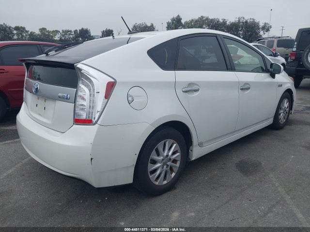 Toyota PRIUS PLUG-IN 2014 JTDKN3DP3E3056250 Image 4