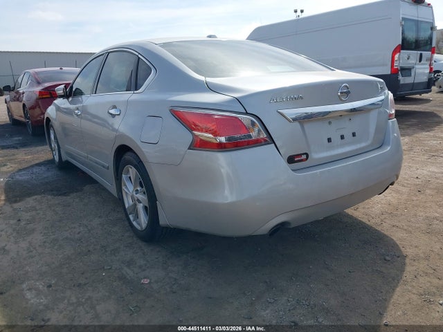 2015 NISSAN ALTIMA 1N4AL3AP9FN866970 Photo 2