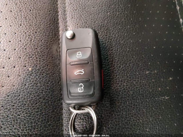2015 Volkswagen Jetta 1.8t Se მანქანა იყიდება აუქციონზე, vin: 3VWD17AJ3FM287402, აუქციონის ნომერი: 44511503