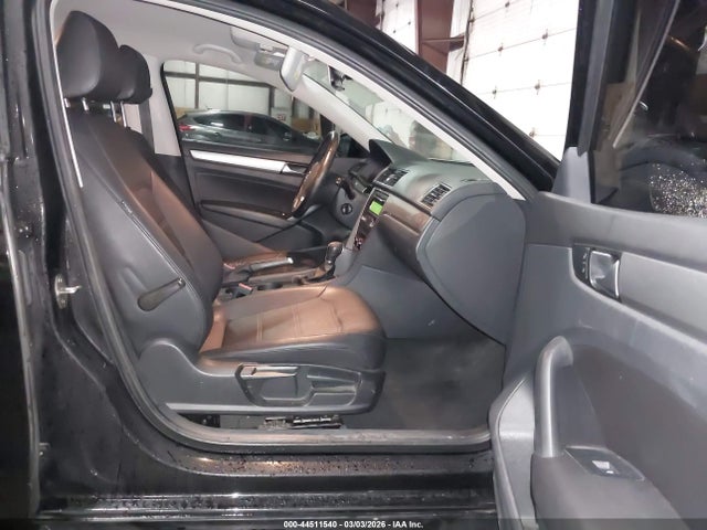 Продаж на аукціоні авто 2015 Volkswagen Passat 1.8t Wolfsburg Edition, vin: 1VWAS7A31FC067887, номер лоту: 44511540