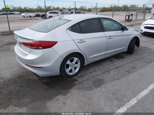44511553 :رقم المزاد ، 5NPD74LF7HH175977 vin ، 2017 Hyundai Elantra Se مزاد بيع