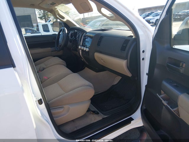44511556 :رقم المزاد ، 5TFEM5F18BX021986 vin ، 2011 Toyota Tundra Grade 4.6l V8 مزاد بيع
