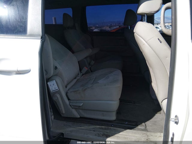 KIA Sedona L 2015 KNDMA5C12F6035662 Image 8
