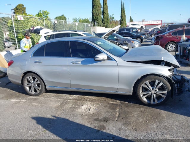 55SWF4JB7GU098566 Mercedes-Benz C 300