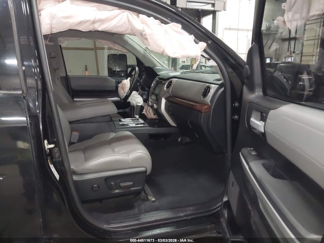 2017 TOYOTA TUNDRA 5TFHY5F14HX647755 Photo 4