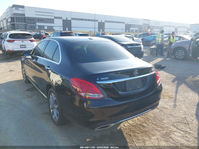 2018 MERCEDES-BENZ C 300 55SWF4KB0JU243274 Photo 2