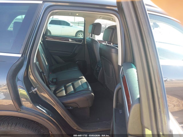 Продаж на аукціоні авто 2013 Volkswagen Touareg Tdi Lux, vin: WVGEP9BP8DD013928, номер лоту: 44511732