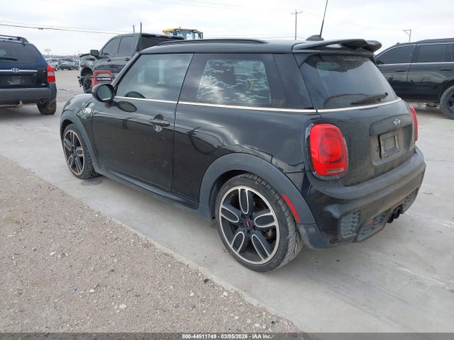 2017 MINI HARDTOP WMWXP7C38H3B94831 Photo 2