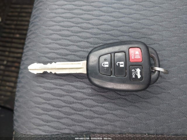 2T1BURHE7JC096699 Toyota COROLLA LE